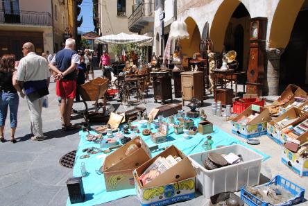 Mercato delle pulci a Giaveno